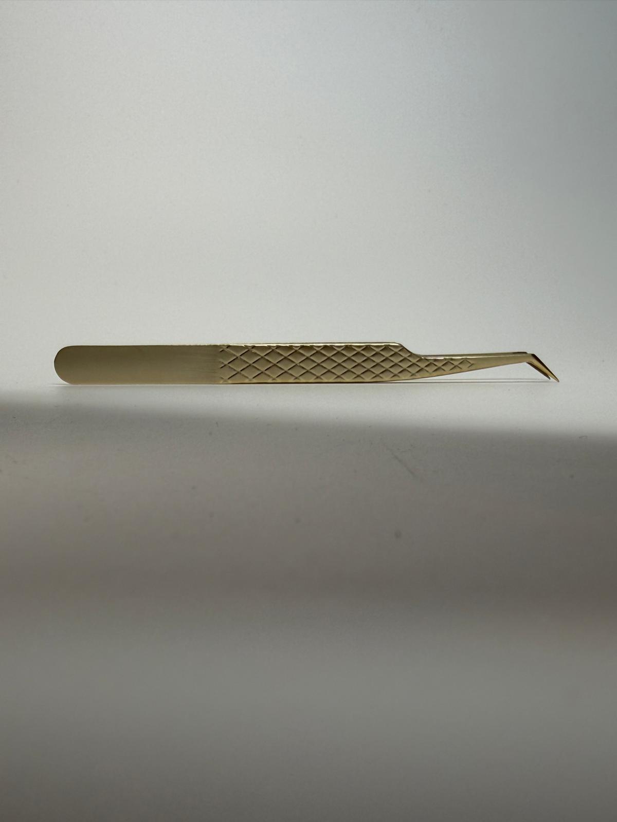 LASH TWEEZER