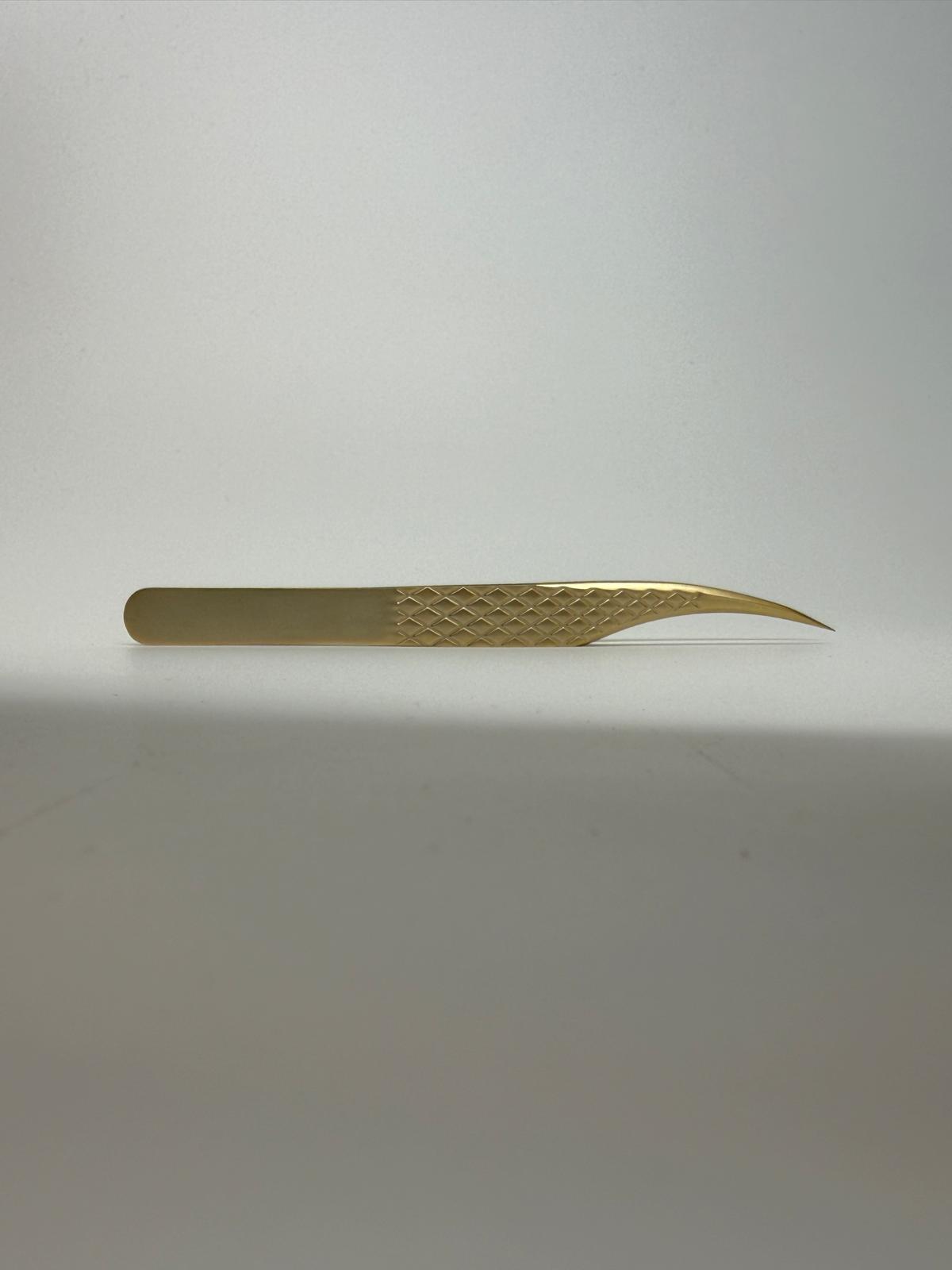 LASH TWEEZER