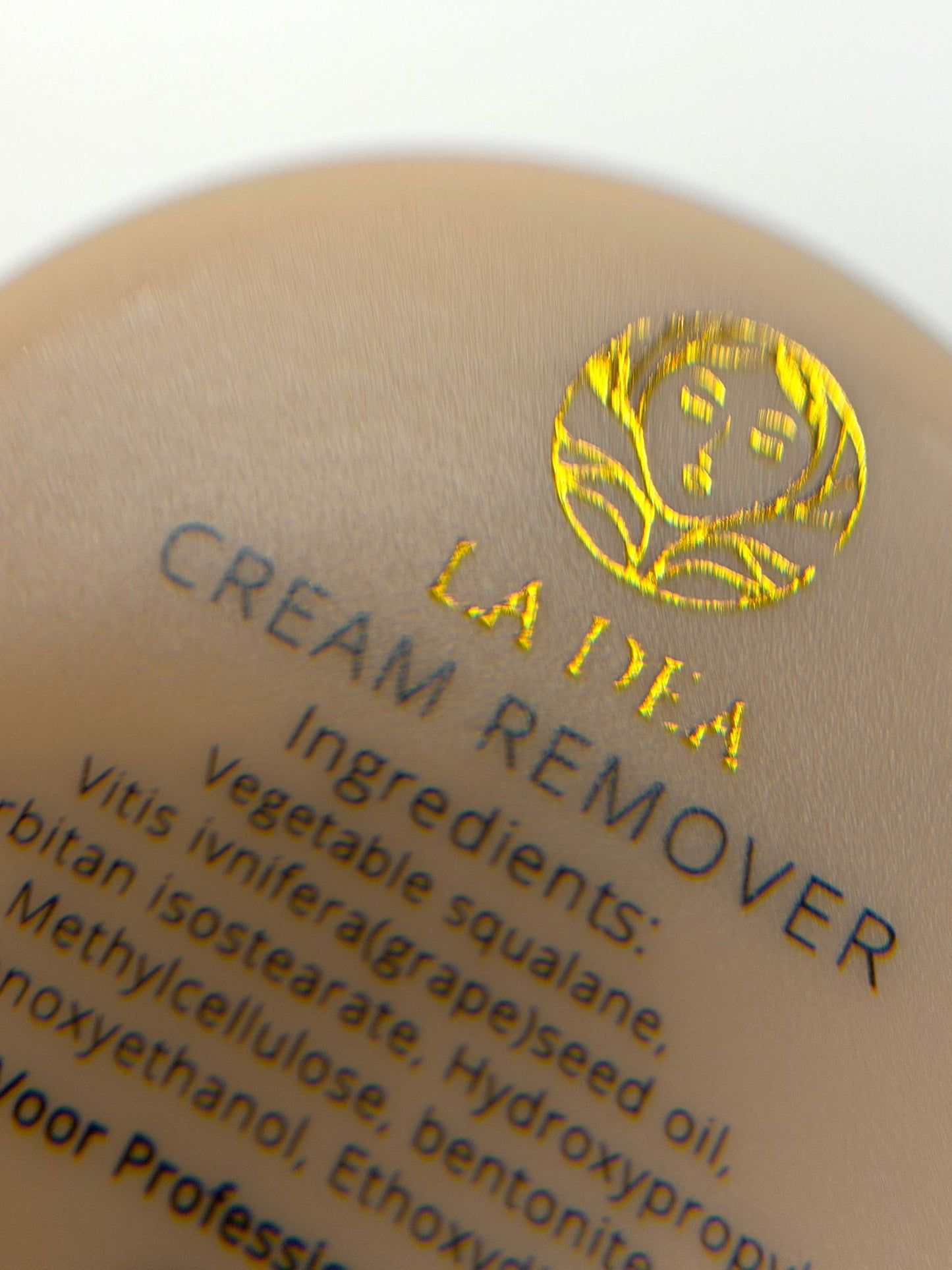 Lash remover