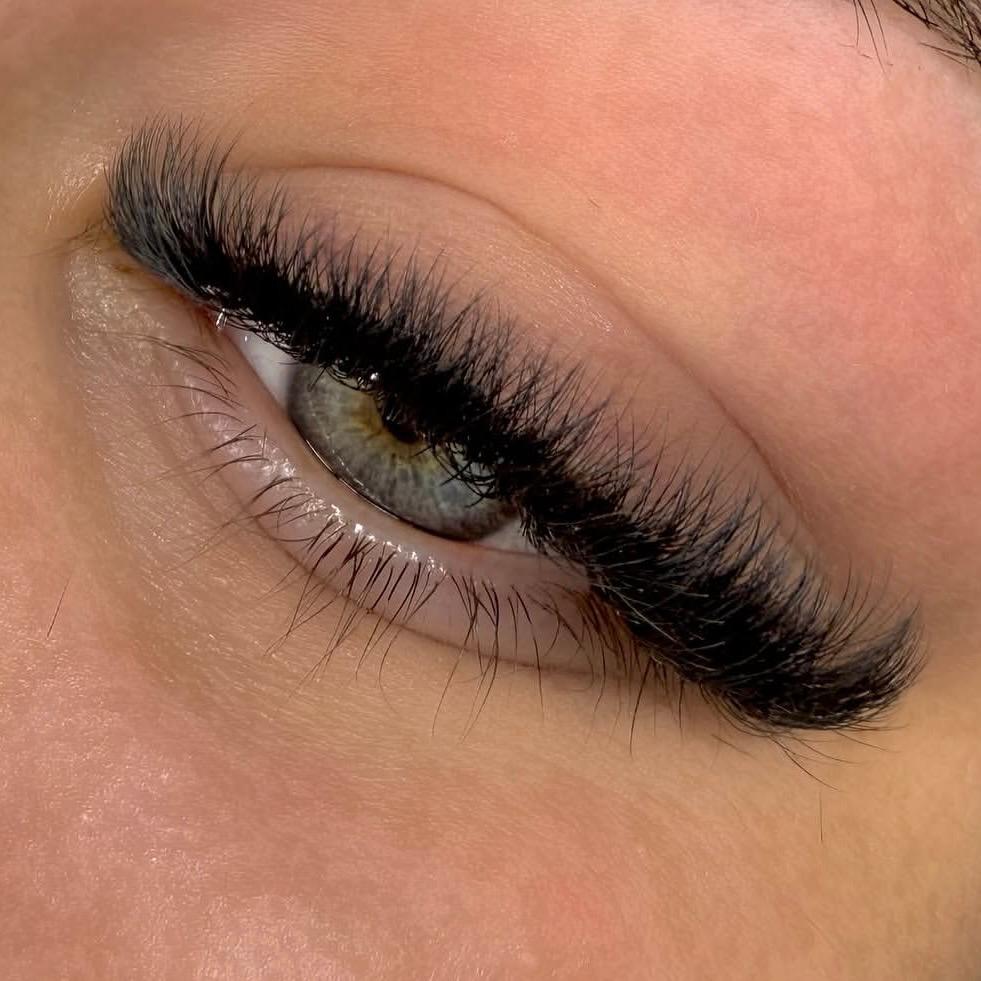 LASH EXTENSION TRAINING