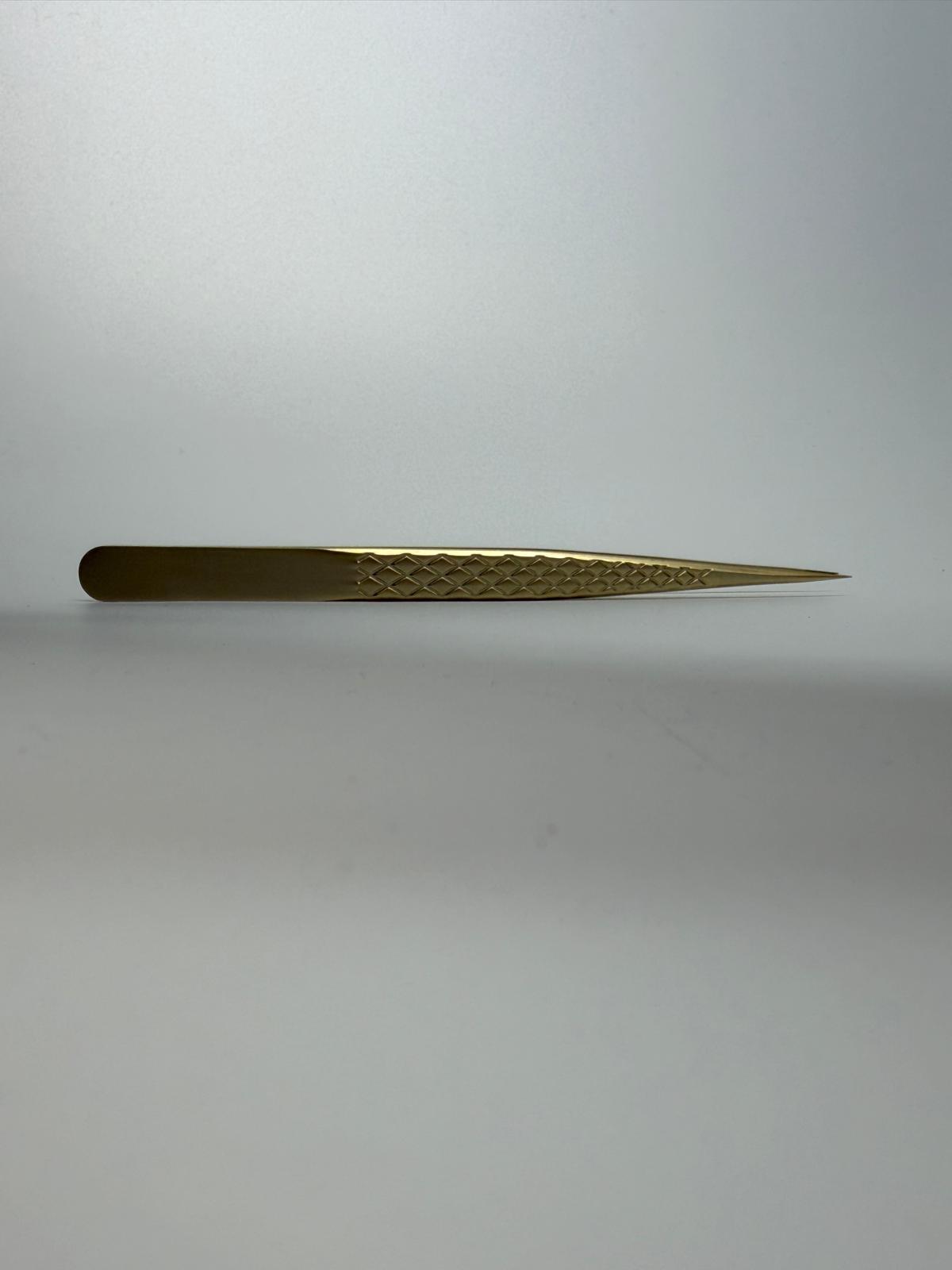 LASH TWEEZER